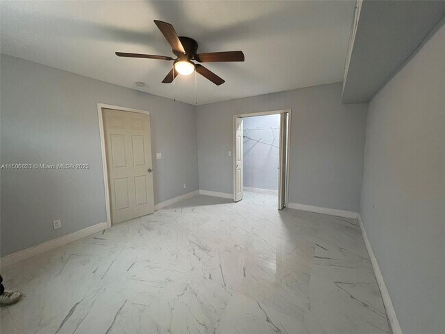 Building Photo - 6980 SW 26th St