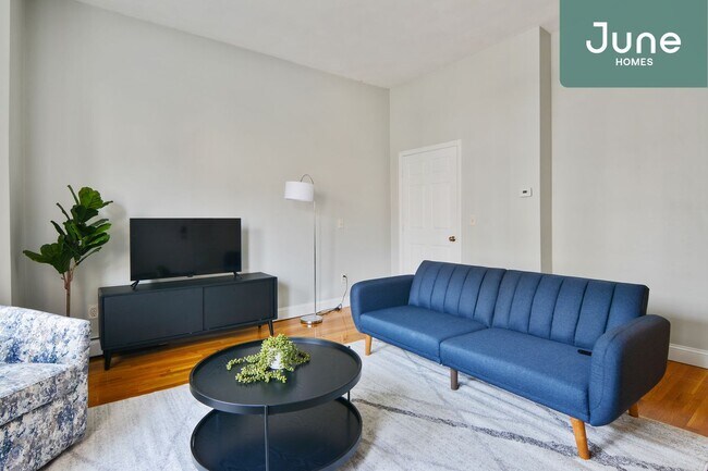Foto del edificio - ROOM ONLY in 4-bed/2.0-bath Home