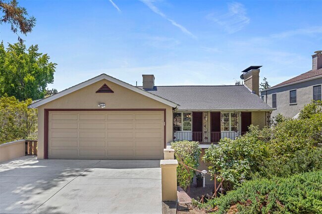 Building Photo - 25 Selborne Dr