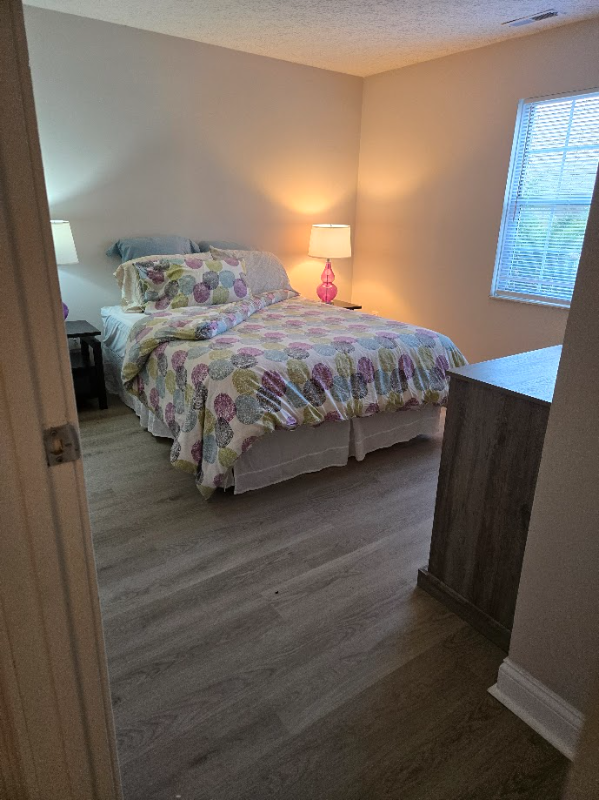 Foto del edificio - 7871 Thornfield Ln