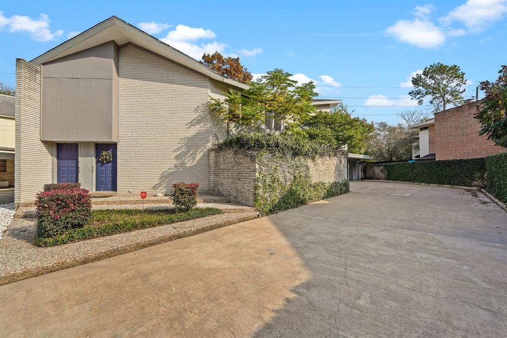 Primary Photo - 6303 Deerwood Rd