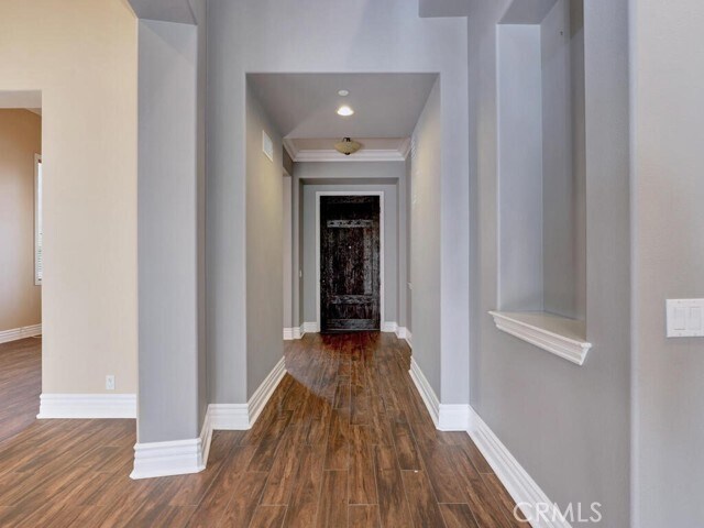 Building Photo - 5 Thalia St