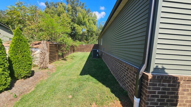 Building Photo - 9713 Dutchtown Rd