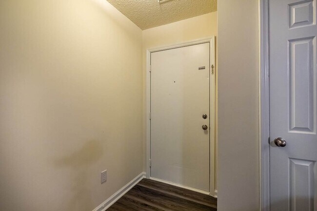 Foto del edificio - 1311 Park Glen Dr