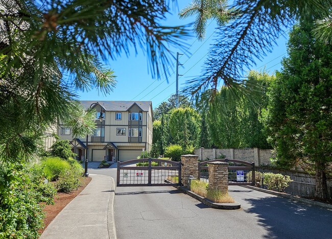 Foto del edificio - 588 SW 197th Pl