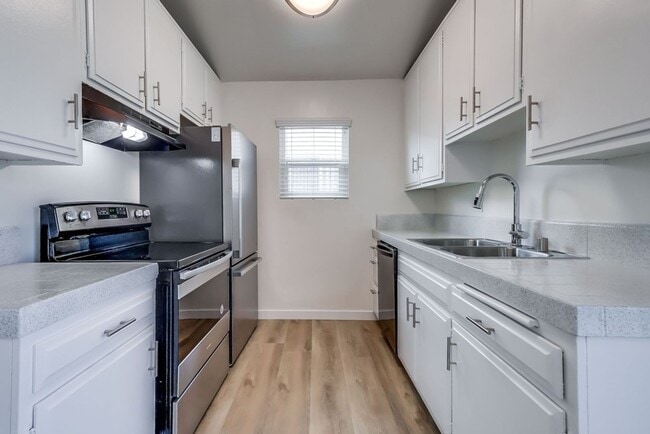 Foto del interior - Premier Apartment Complex Near Hollywood Park with Pool, Gym and Covered Parking!