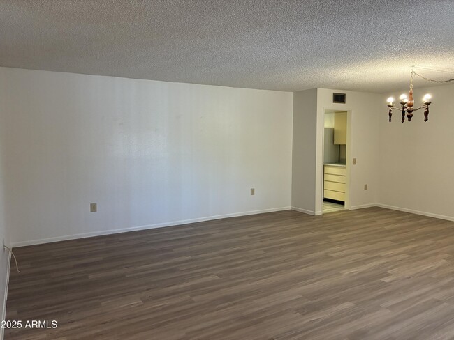 Building Photo - 17807 N 125th Dr