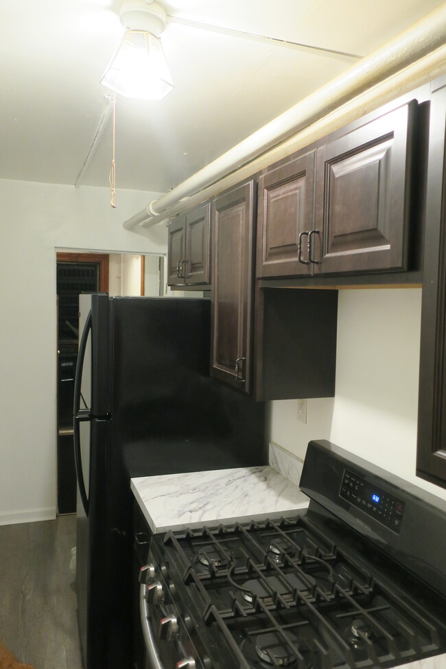 Kitchen - 1941 Vermont Ave NW