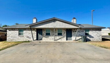 Building Photo - 4104 Shawn Dr