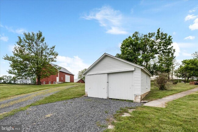 Building Photo - 5452 Middle Rd