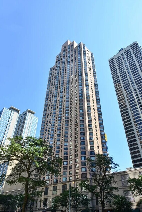 Foto principal - 401 E Ontario St