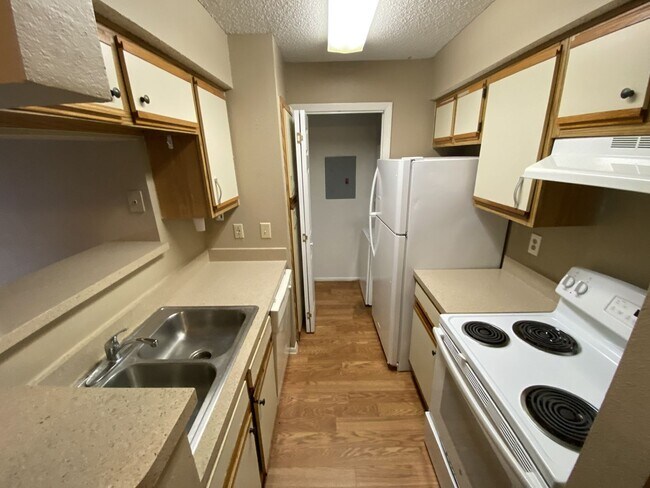 Foto del edificio - Modern 1-Bedroom Apartment with Amenities in Altamonte Springs