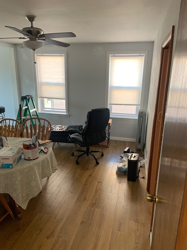 Comedor - 2333 23rd St
