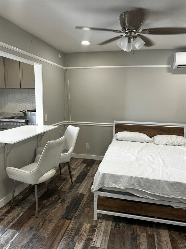 Foto del edificio - 6837 SW 39th Terrace
