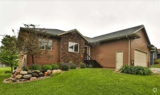 Building Photo - 105 S Country Club Ave