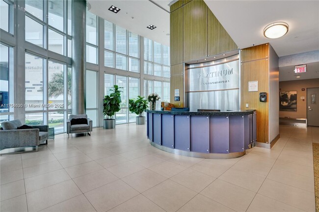 Foto del edificio - 480 NE 30th St