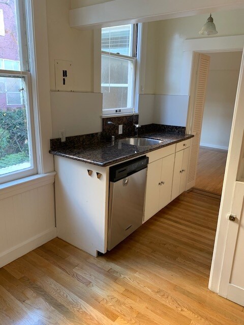 Kitchen - 1120 Union St