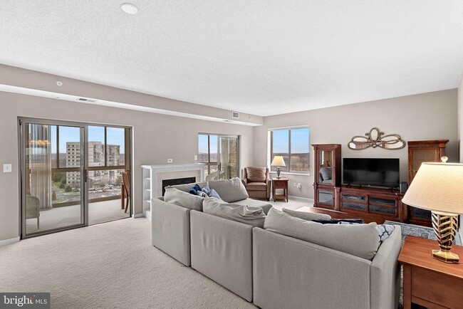 Foto del edificio - 19375 Cypress Ridge Terrace