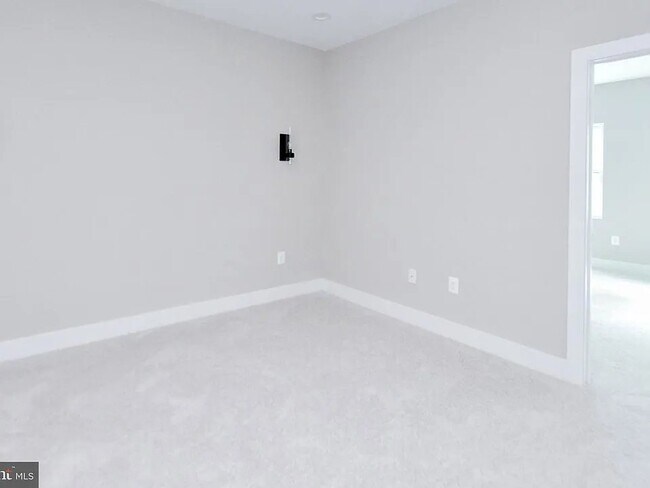 Building Photo - 1 Ayrwood Ln