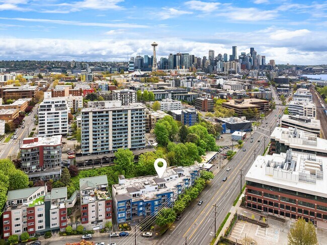 Foto del edificio - 500 Elliott Ave W