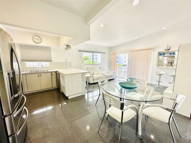 Foto del edificio - 3751 NE 170th St