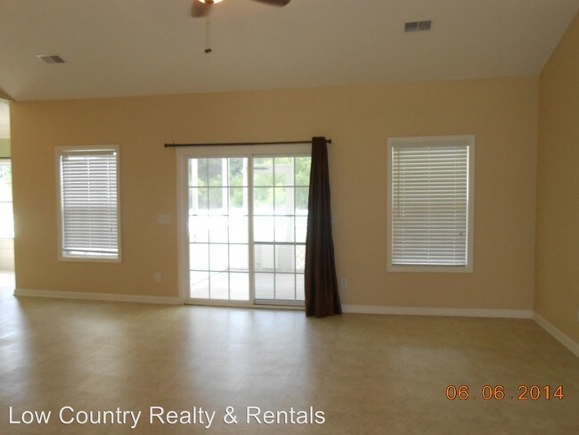 Foto del edificio - 3 br, 2 bath House - 14 Kendall Dr