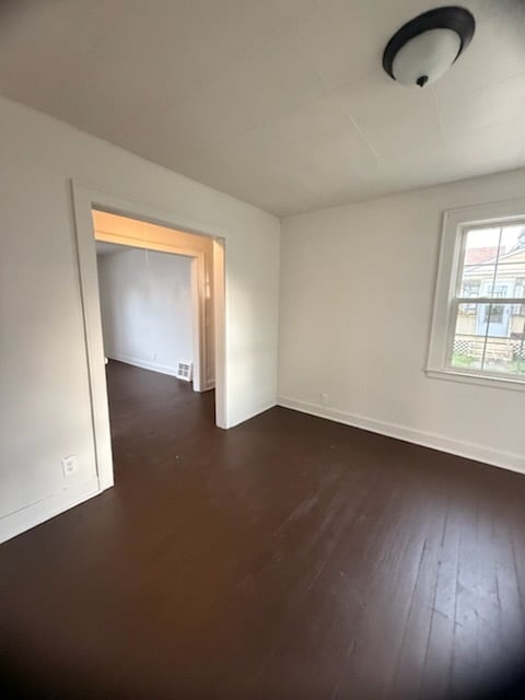 Building Photo - 1368 Roslyn Ave SW