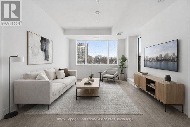 Building Photo - 259 The Kingsway