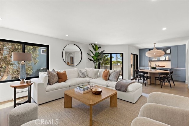 Building Photo - 600 E Oceanfront