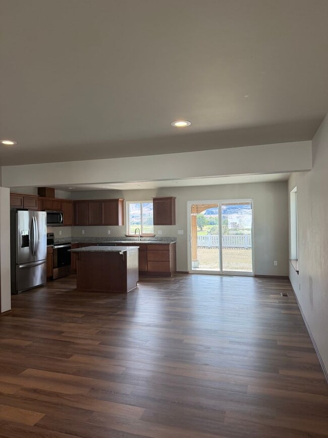 Building Photo - 352 Hammond Ln