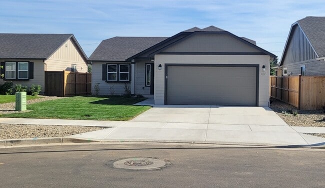 Front View - 5101 Holly St