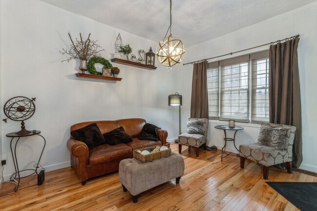 Foto del edificio - 2459 N Clybourn Ave