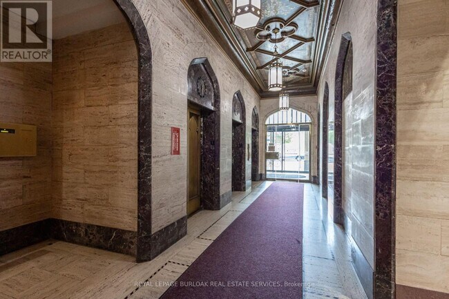 Building Photo - 36 James St S