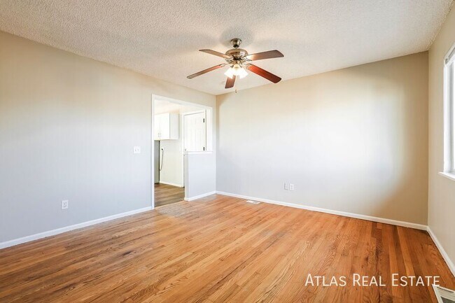 Foto del edificio - 730 S Oakland St