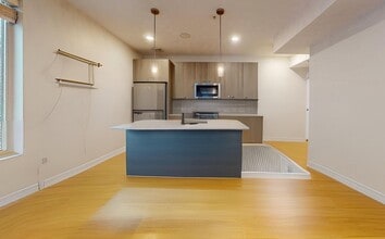 Building Photo - 530 Dorchester Ave