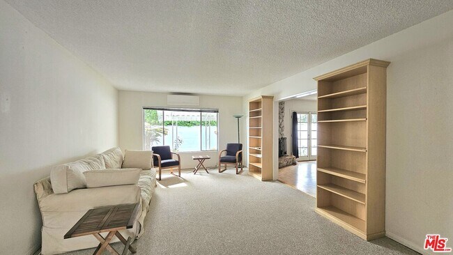 Foto del edificio - 4725 Purdue Ave