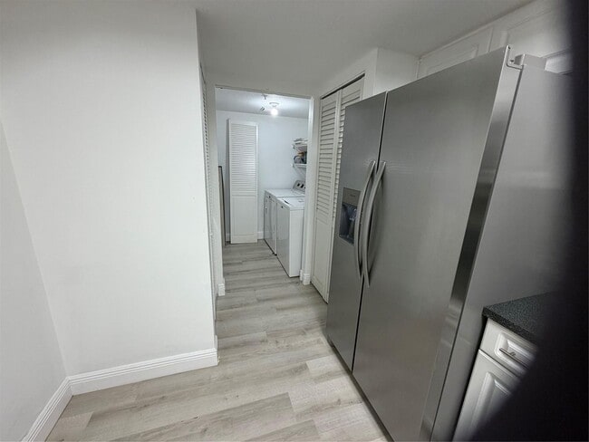 Foto del edificio - 10115 W Atlantic Blvd