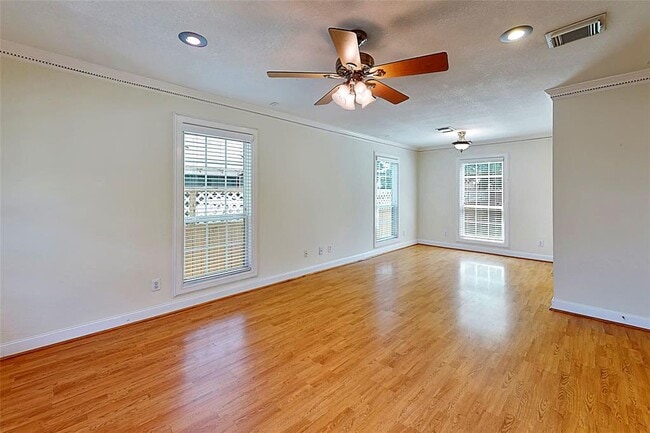 Building Photo - 1325 Milby St