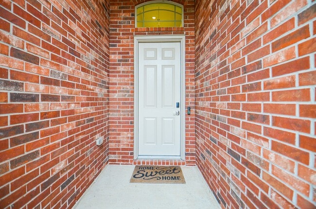 Building Photo - 17902 Logans Pine Dr