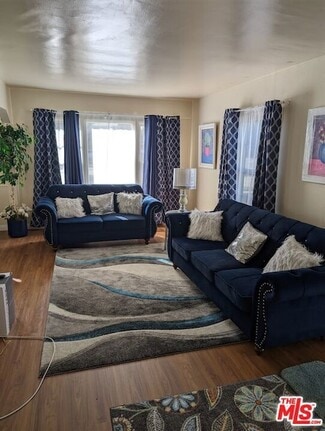 Building Photo - 9202 Crenshaw Blvd