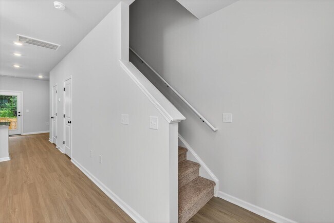 Building Photo - 1240 Principal Featherstone Ave