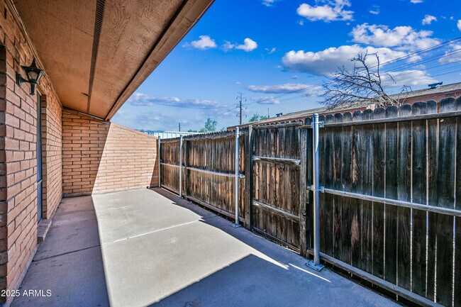 Foto del edificio - 721 E Fremont Rd