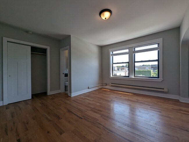 Foto del edificio - 4542 N Damen Ave