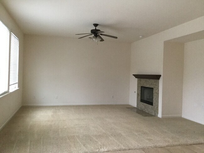 Building Photo - Lovely Home 5 bedrooms, 3.5 baths within W...