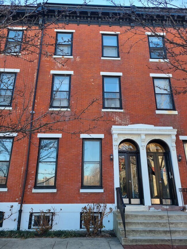 Foto del edificio - Fairmount Two Bedroom Apartment with Parking!