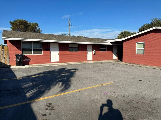 Foto del edificio - 623 NW 9th Ave