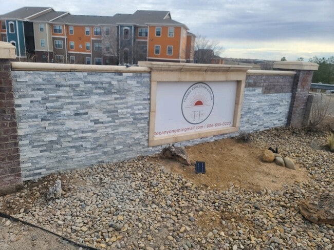 Building Photo - 47 Valleyview Rd