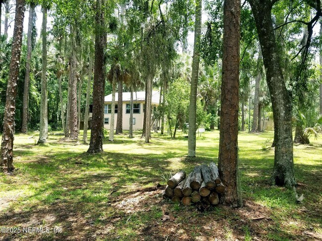 Foto del edificio - 1888 Lake Disston Dr