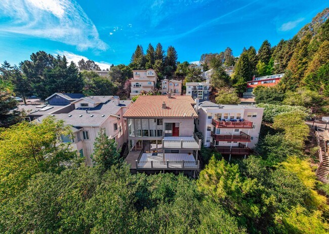 Foto del edificio - 6936 Bristol Dr