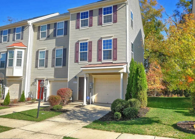 Building Photo - Beautiful End-Unit Townhome in Tanyard Spr...